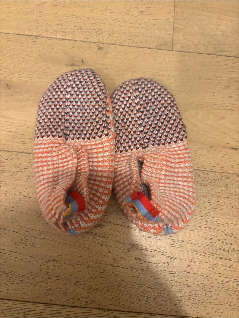 New! Bombas Kid’s gripper slippers! Size 8-10!
